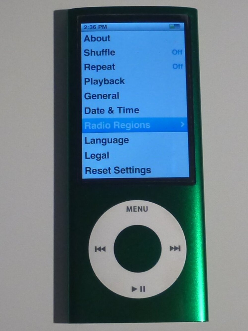 Apple iPod Nano 5th Generation Green 8GB Video Camera MP3 Player A1320